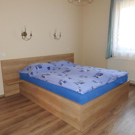 Petra Apartmanhaz Badacsonytomaj Exterior foto