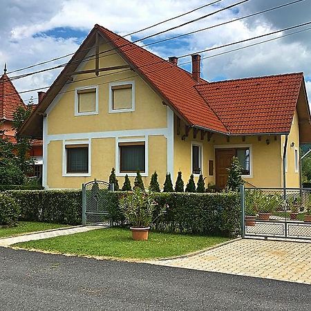 Petra Apartmanhaz Badacsonytomaj Exterior foto
