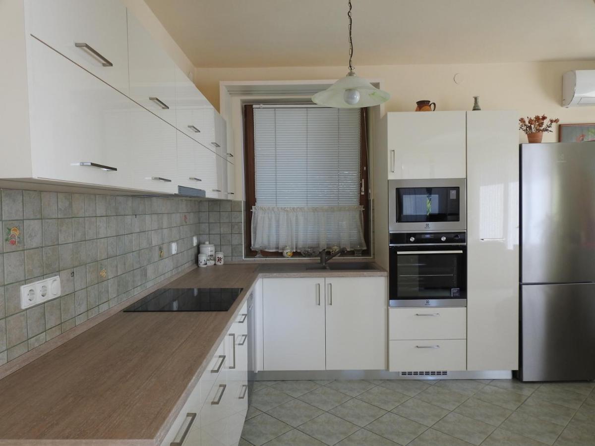 Petra Apartmanhaz Badacsonytomaj Exterior foto