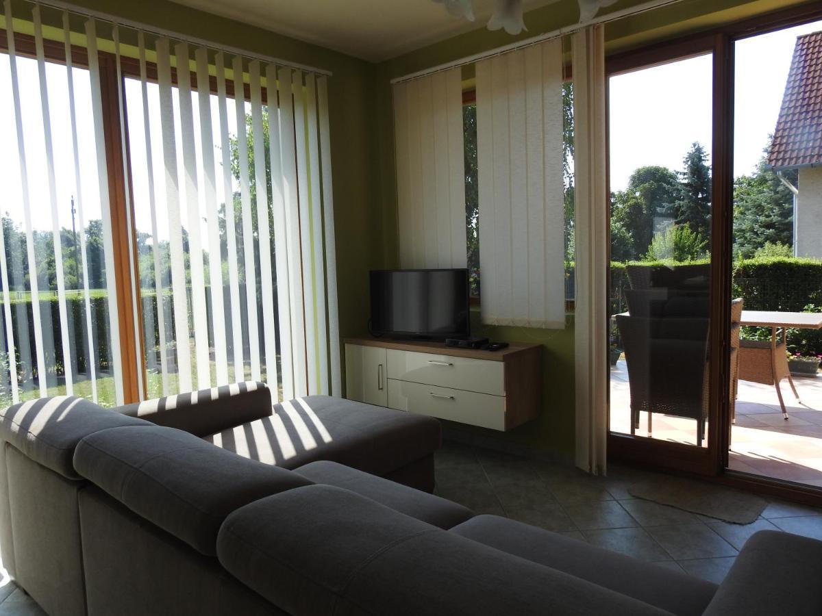Petra Apartmanhaz Badacsonytomaj Exterior foto