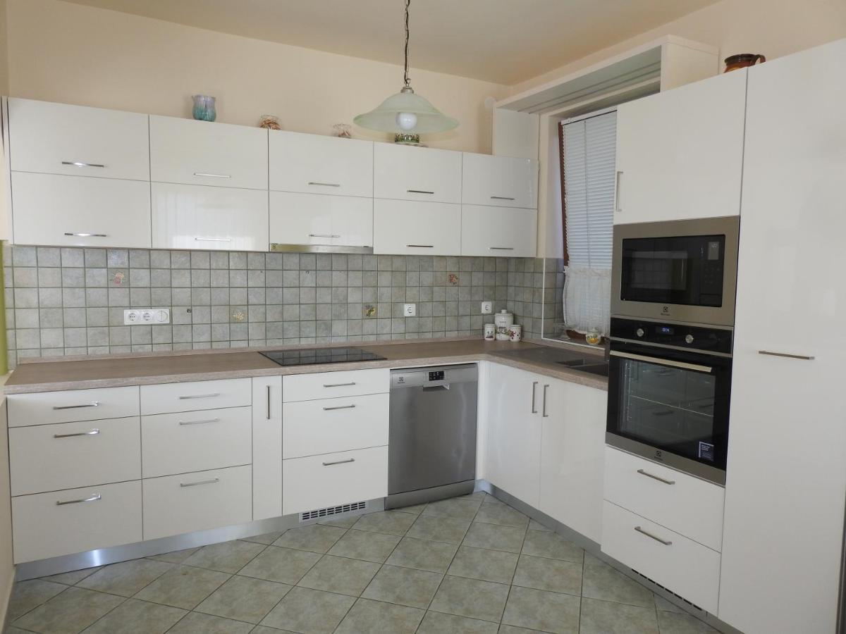 Petra Apartmanhaz Badacsonytomaj Exterior foto