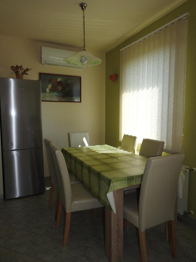 Petra Apartmanhaz Badacsonytomaj Exterior foto