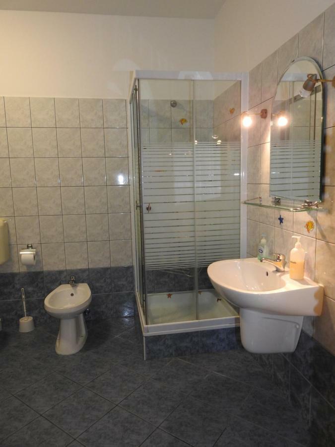 Petra Apartmanhaz Badacsonytomaj Exterior foto