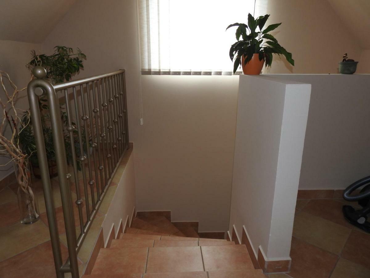 Petra Apartmanhaz Badacsonytomaj Exterior foto