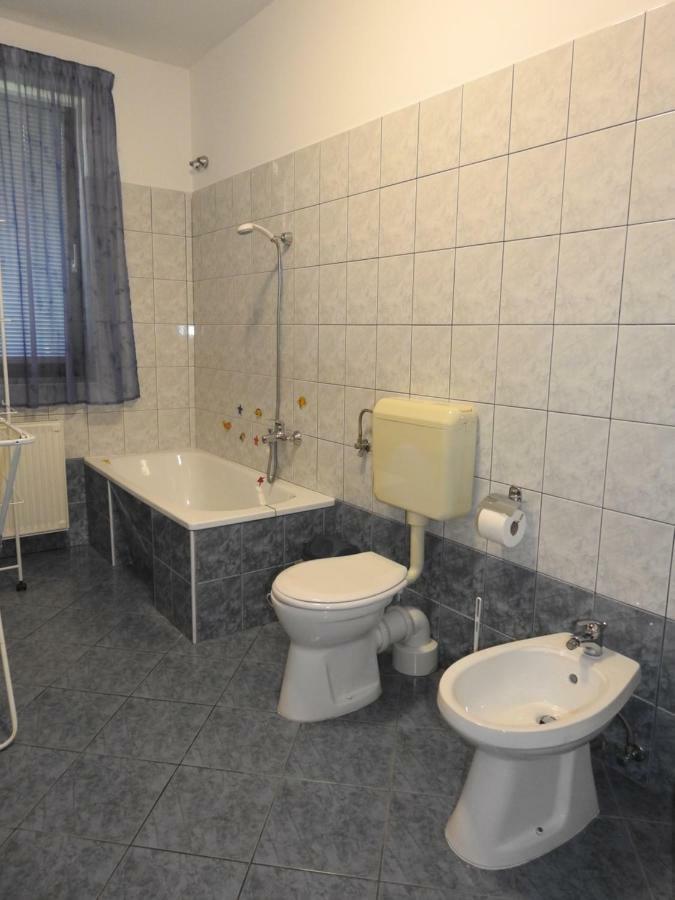 Petra Apartmanhaz Badacsonytomaj Exterior foto